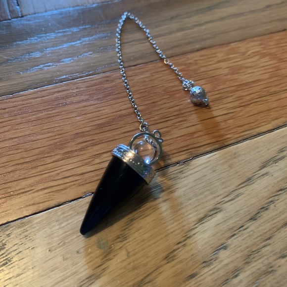 Jewelry - Black agate pendulum